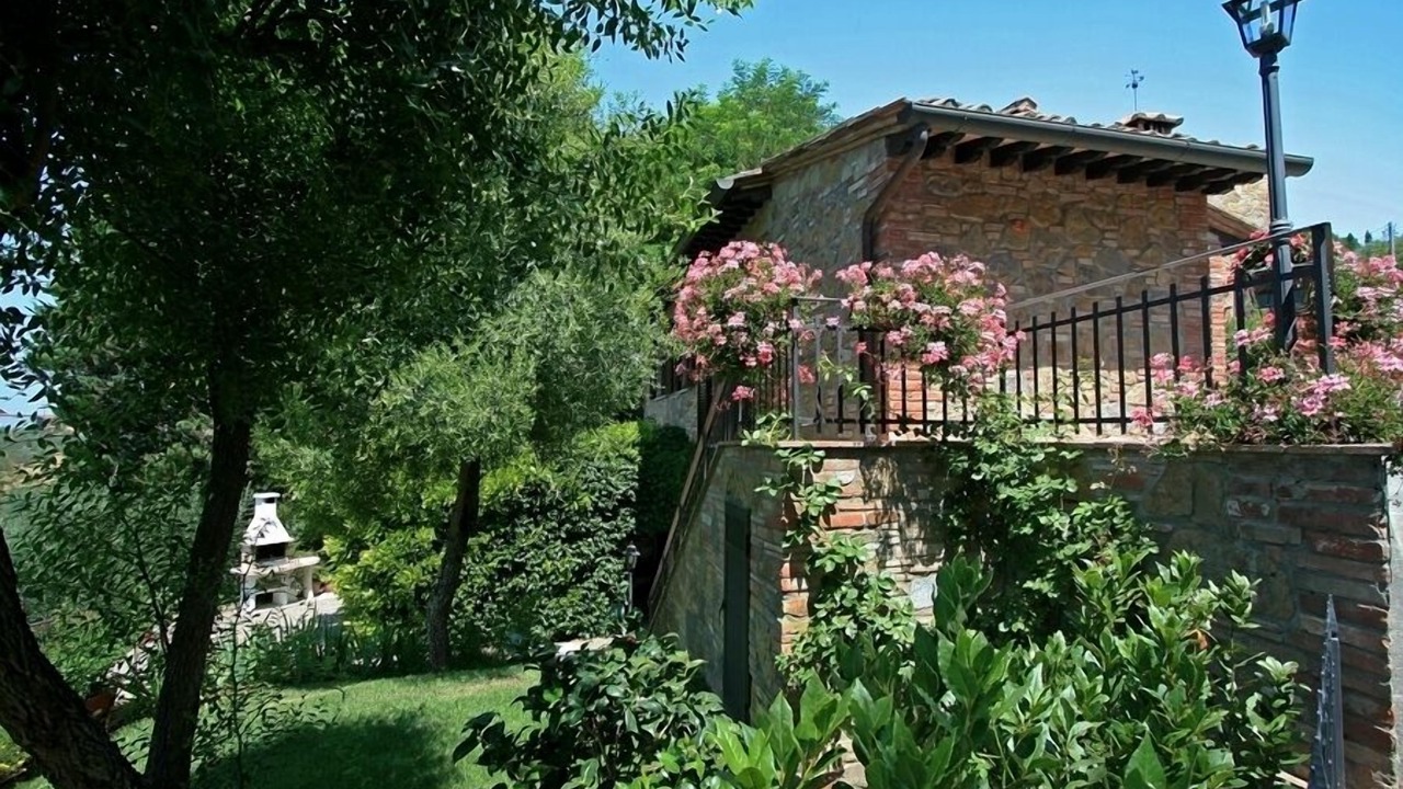 Photo of Outdoor in San Gimignano City Centre