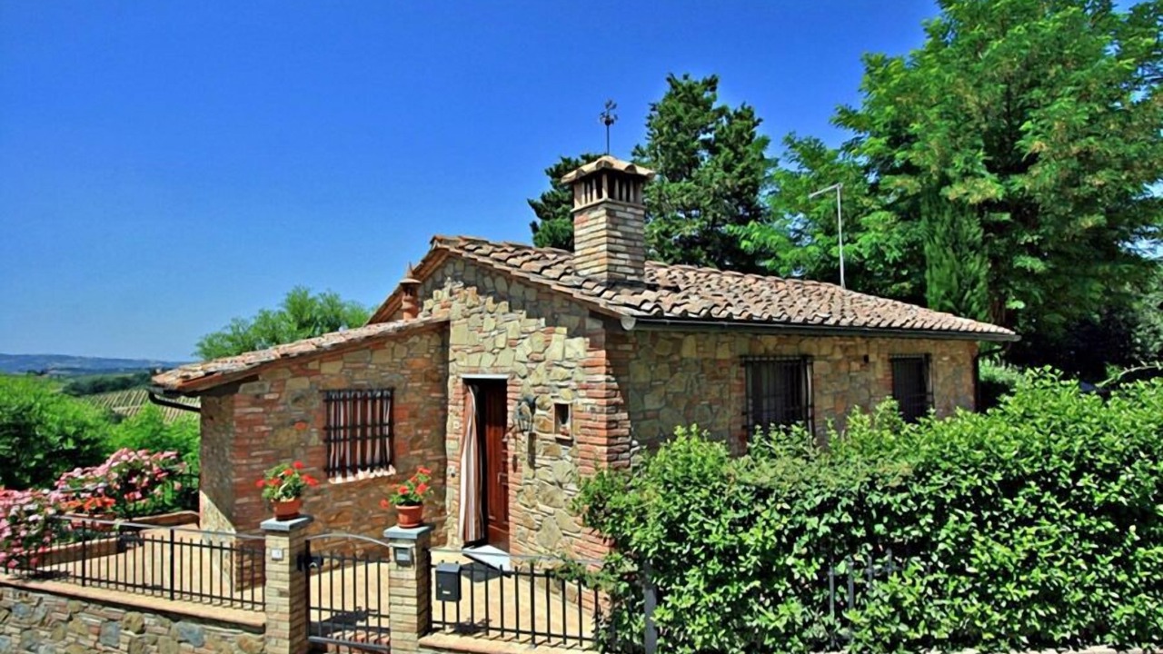 Photo of Outdoor in San Gimignano City Centre