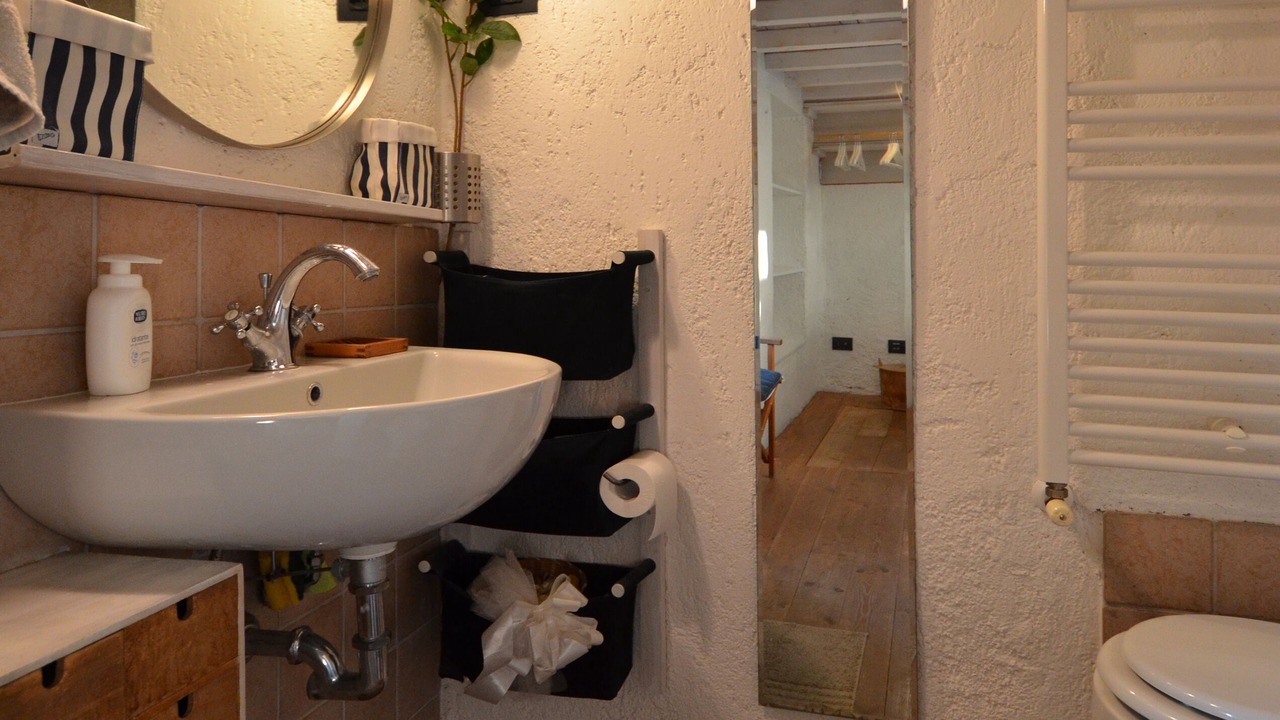Photo of Bathroom in Gaino
