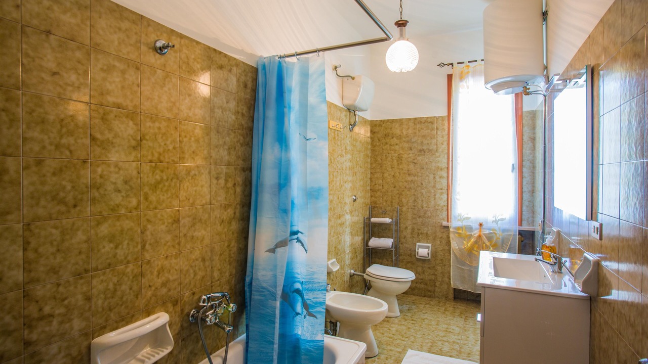 Photo of Bathroom in Marotta