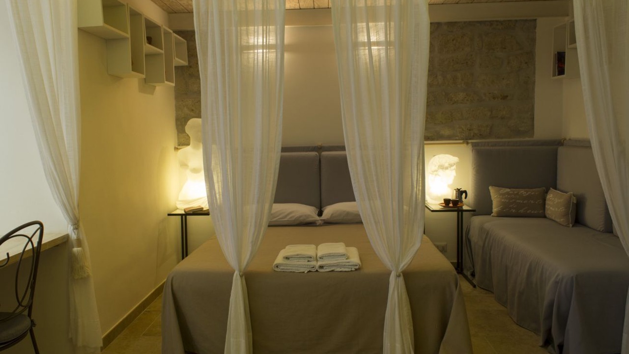 Photo of Bedroom in Naples City Centre