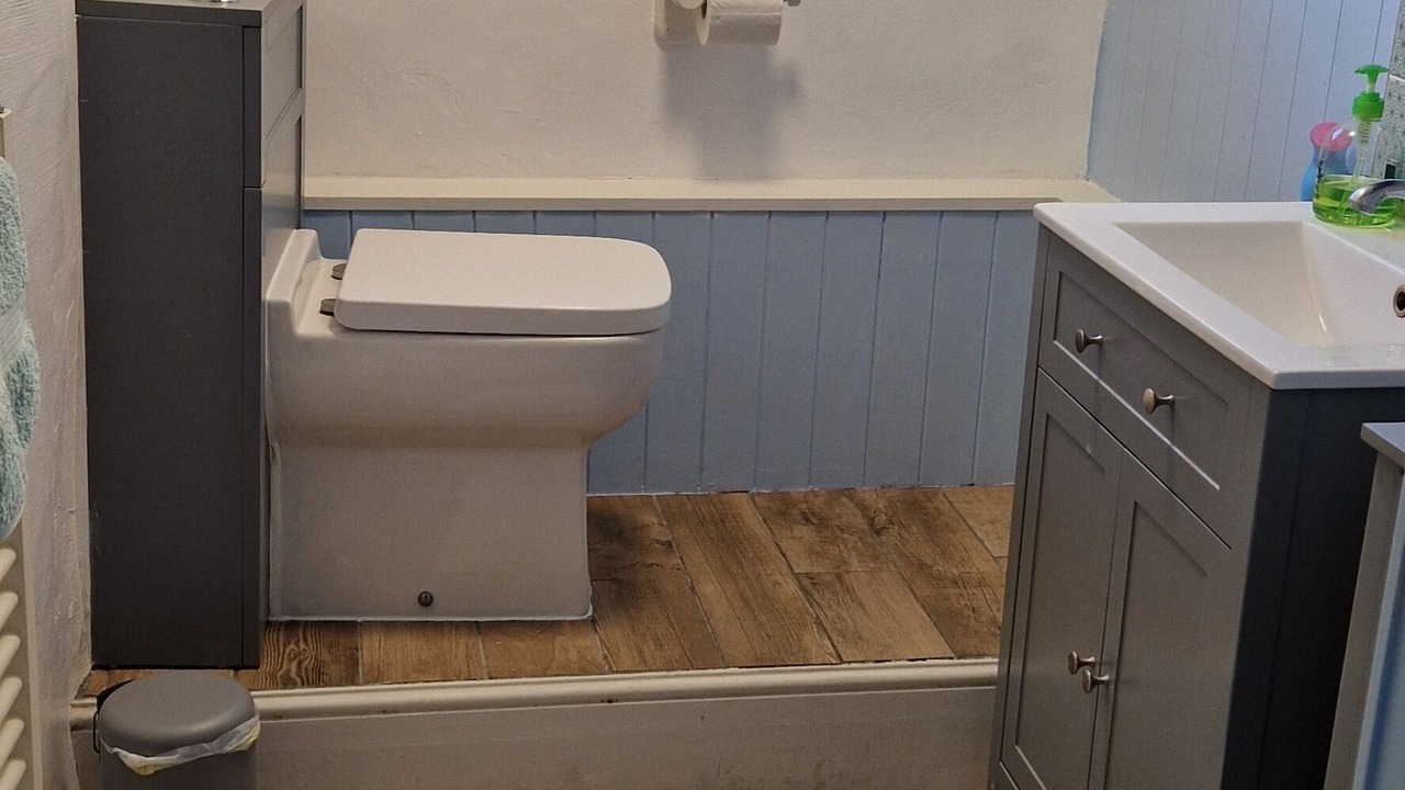 Photo of Bathroom in Perranporth