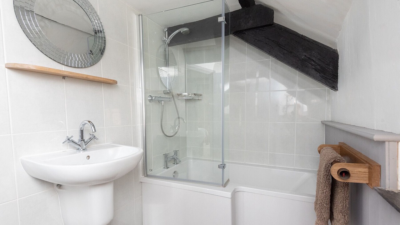 Photo of Bathroom in Boscastle