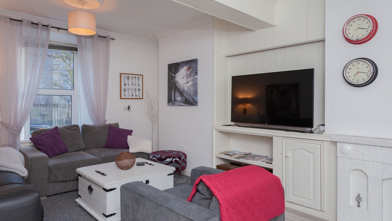 Photo of Livingroom in Bogside
