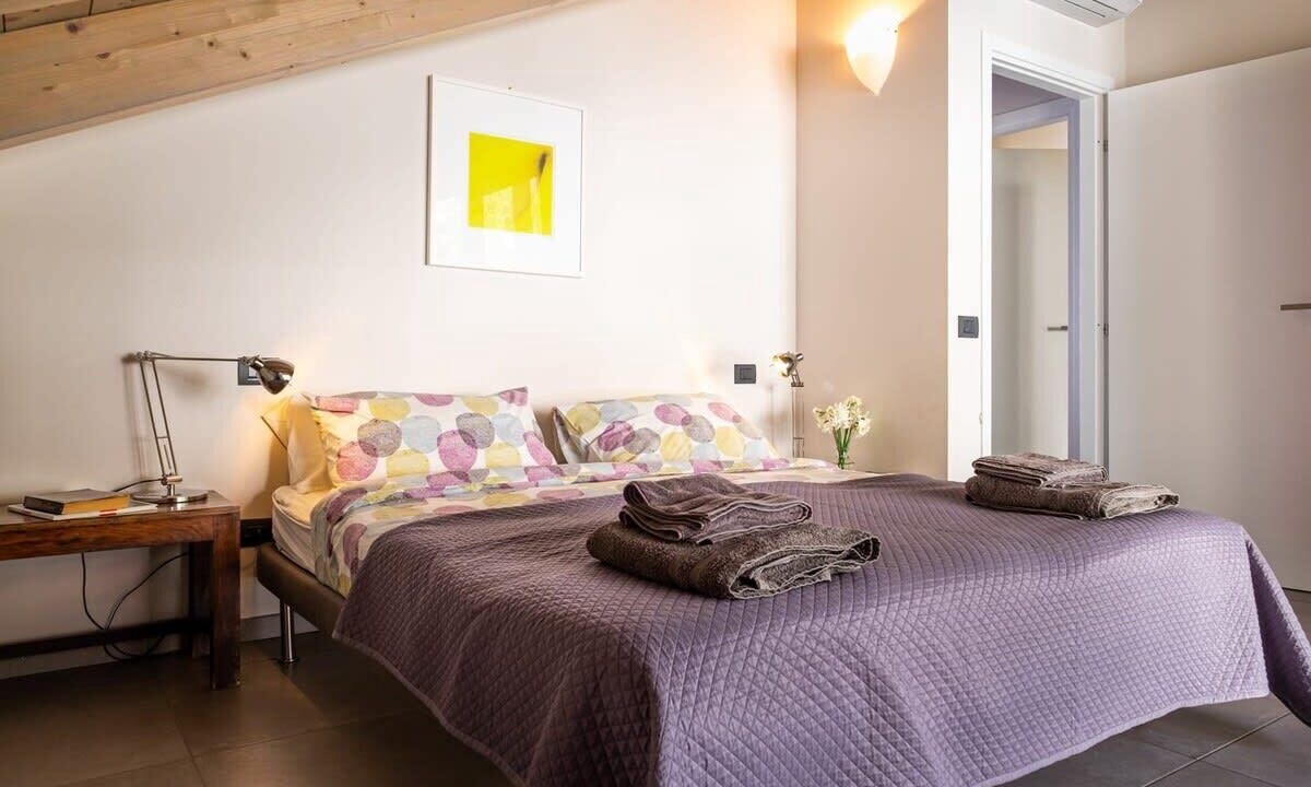Photo of Bedroom in Massino Visconti