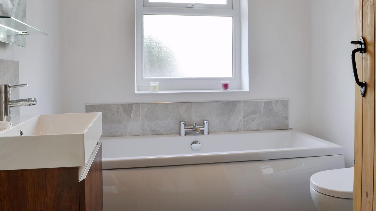 Photo of Bathroom in Caergeiliog