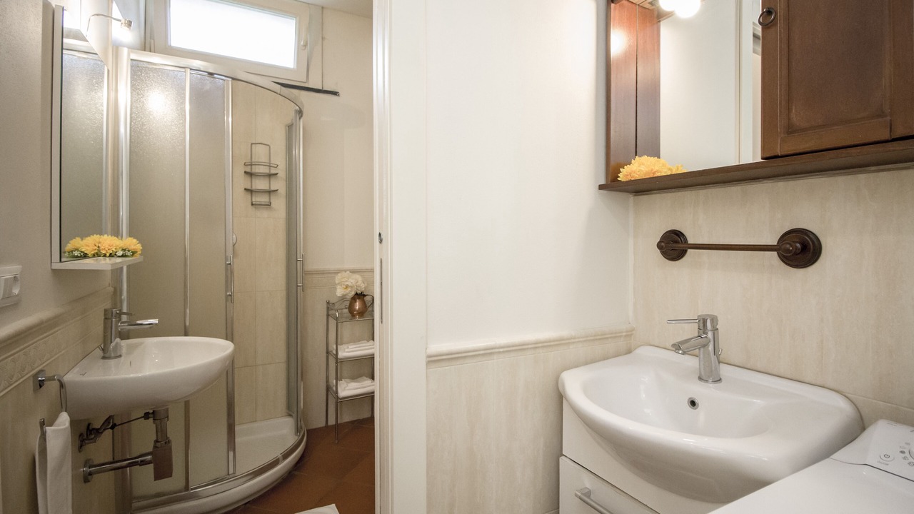 Photo of Bathroom in Pisa City Centre