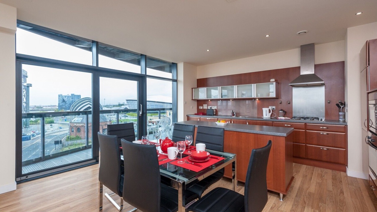 Photo of Livingroom in Glasgow Westend