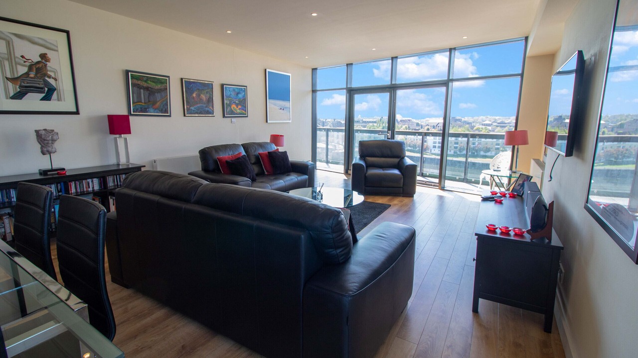 Photo of Livingroom in Glasgow Westend