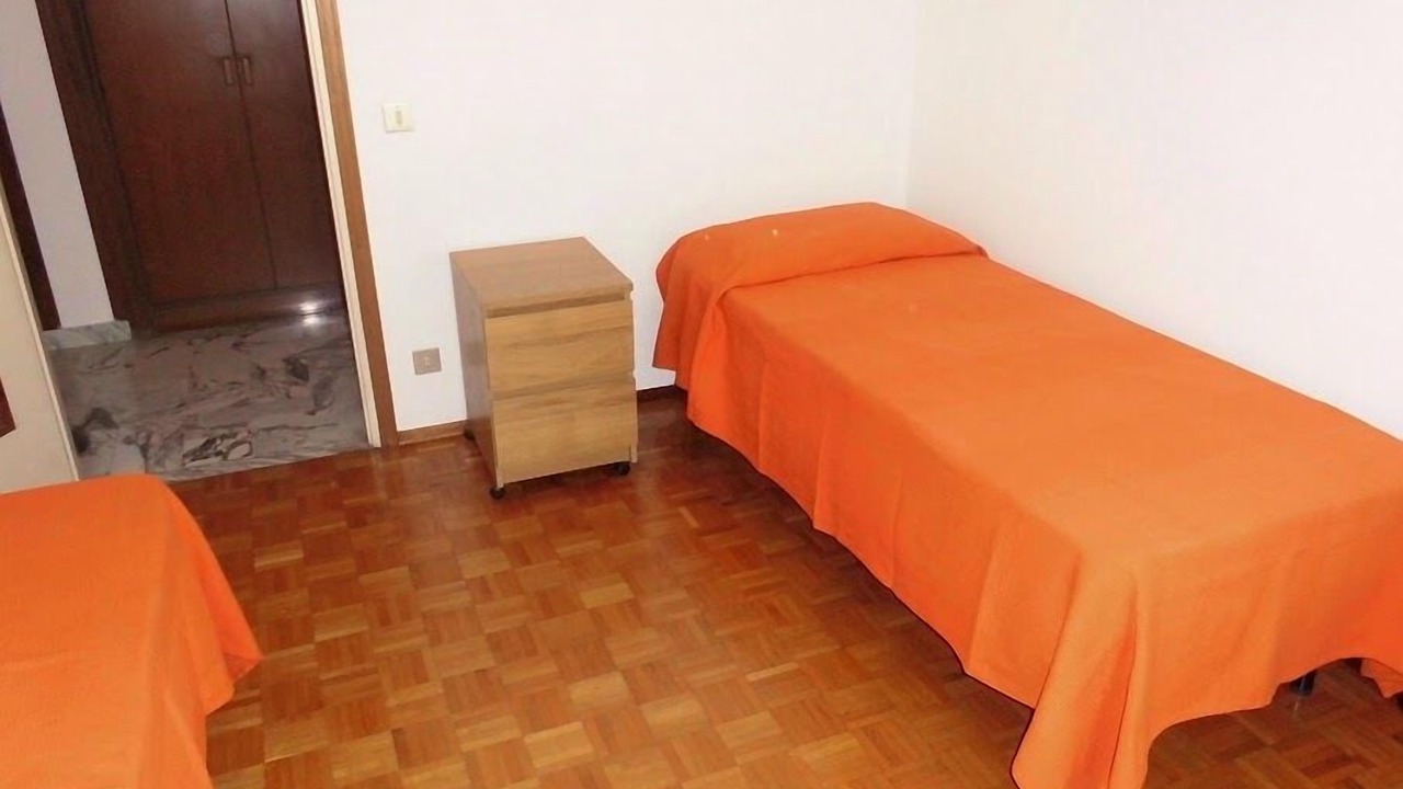 Photo of Bedroom in Nus