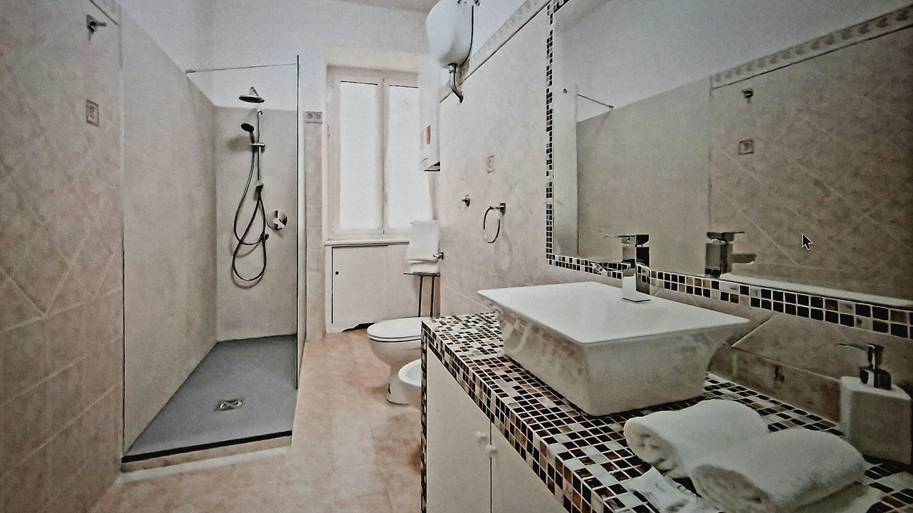 Photo of Bathroom in Esquilino