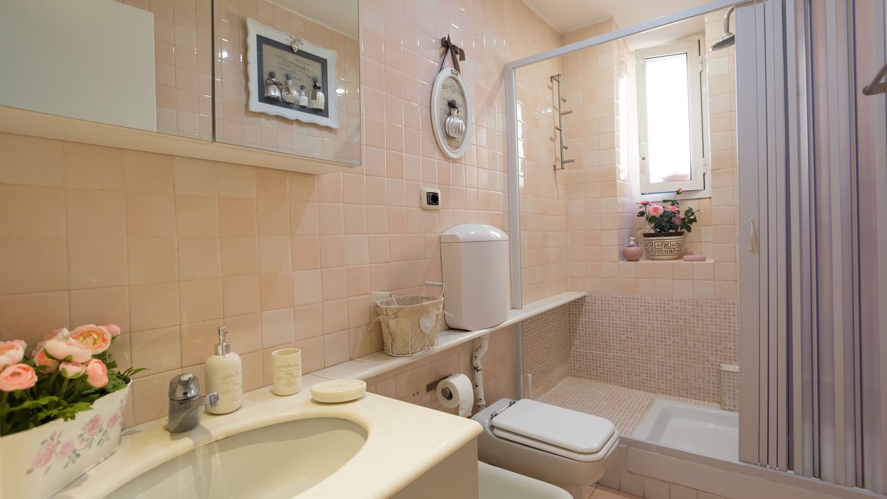 Photo of Bathroom in Esquilino