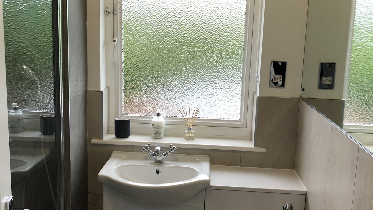 Photo of Bathroom in Crynant