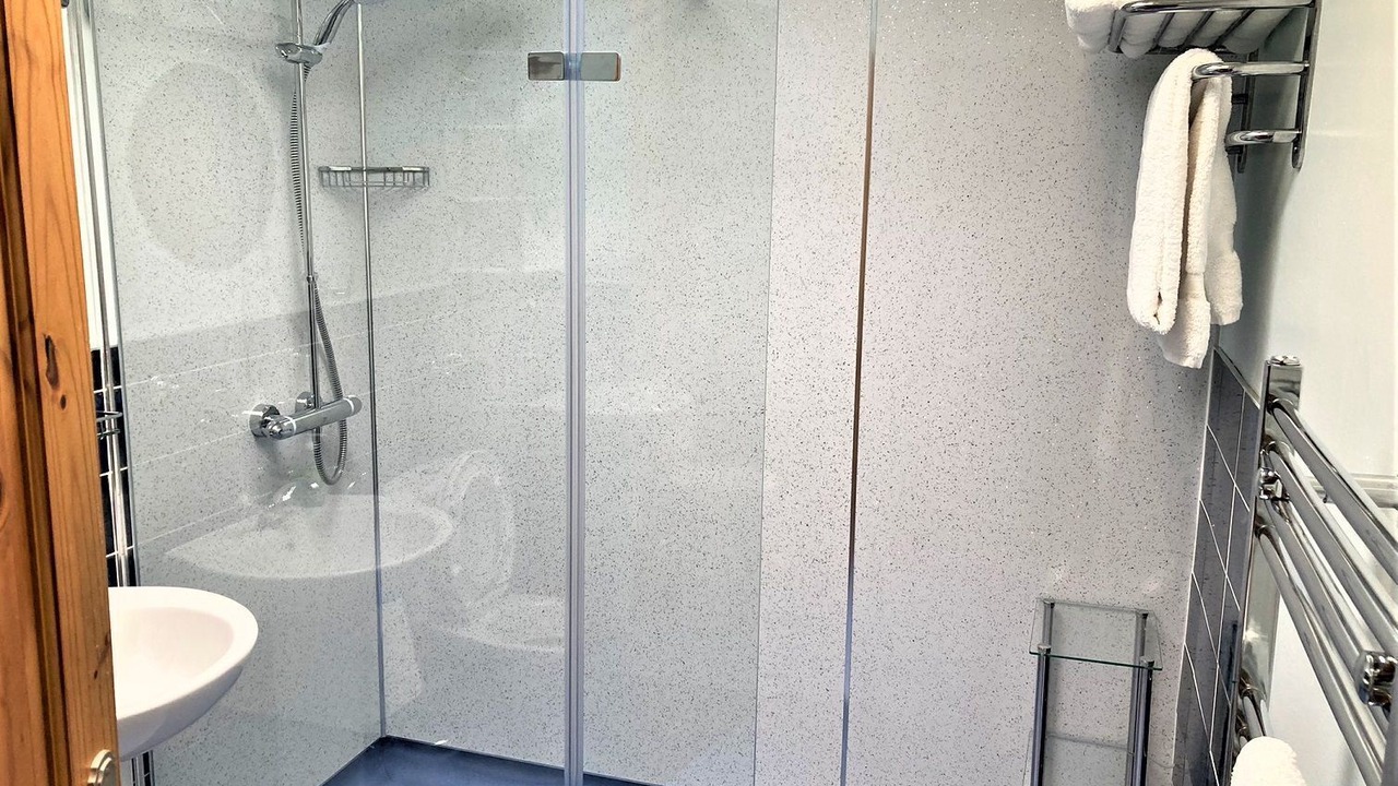 Photo of Bathroom in Leven