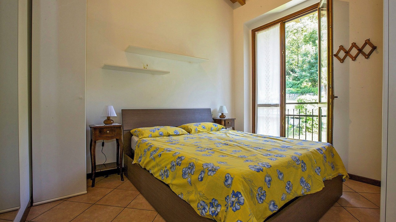 Photo of Bedroom in Maccagno con Pino e Veddasca