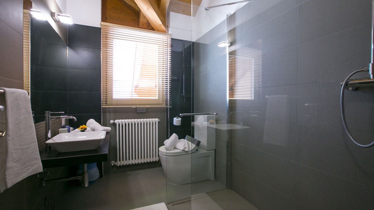 Photo of Bathroom in Perledo