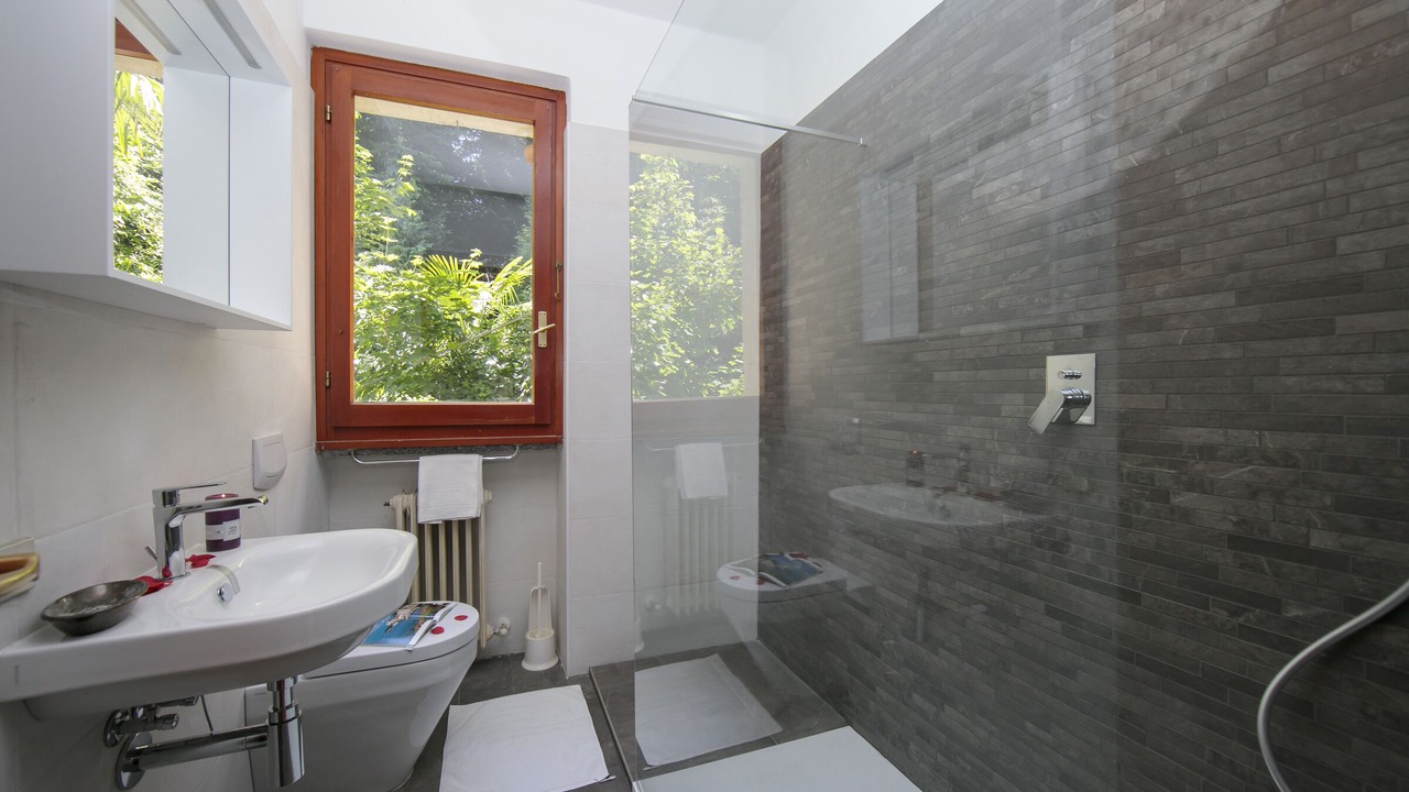 Photo of Bathroom in Menaggio