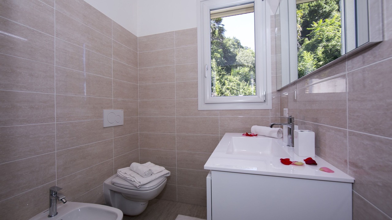 Photo of Bathroom in Menaggio
