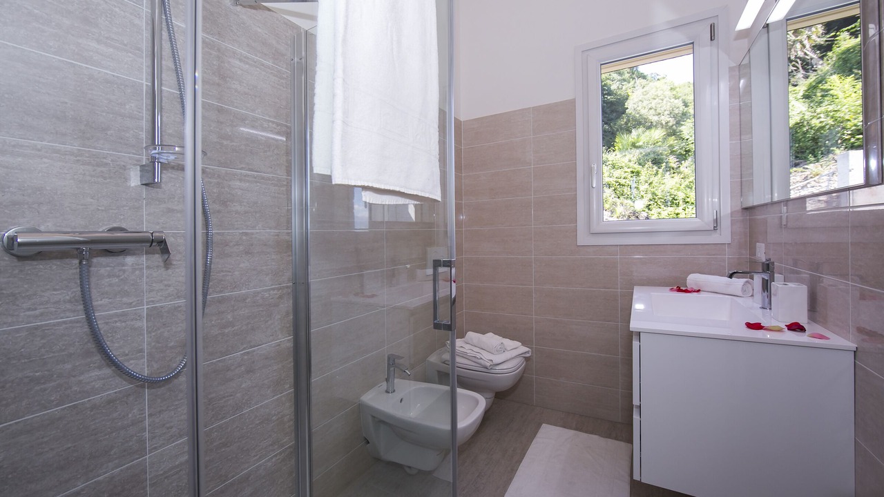 Photo of Bathroom in Menaggio