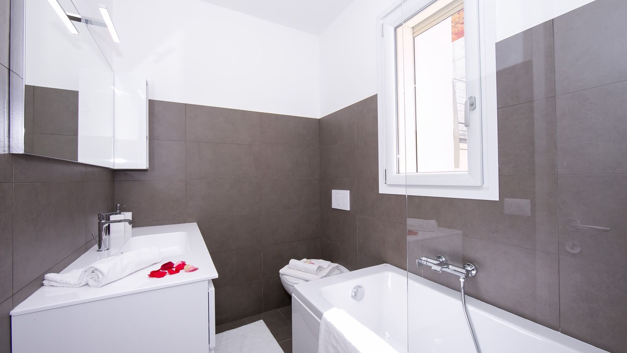 Photo of Bathroom in Menaggio