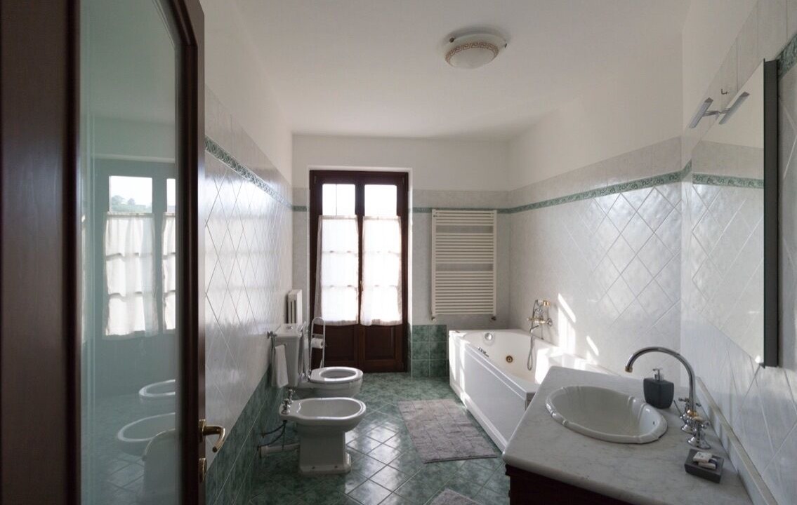 Photo of Bathroom in La Morra