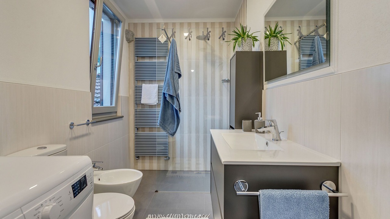 Photo of Bathroom in Intra