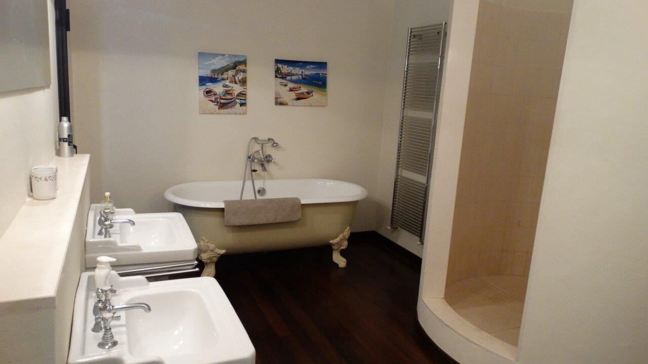 Photo of Bathroom in Isolalunga