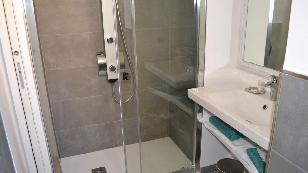 Photo of Bathroom in Oltrarno