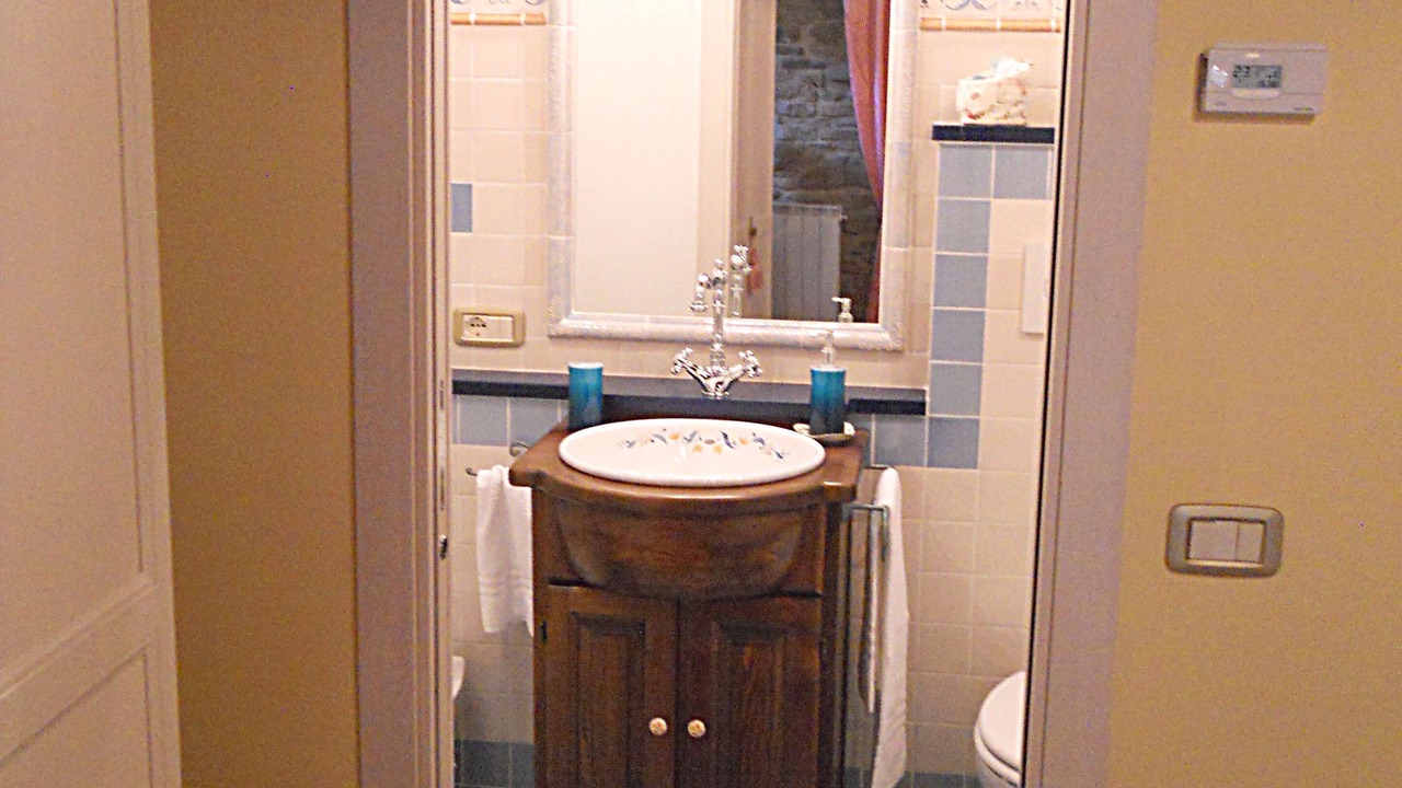 Photo of Bathroom in Cortona Old Town