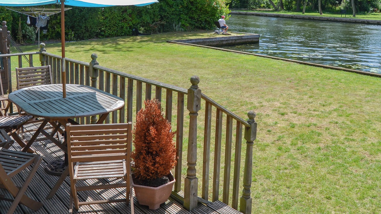 Photo of Others in Horning