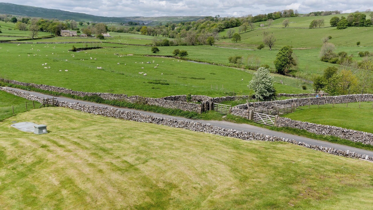 Photo of Others in Airton