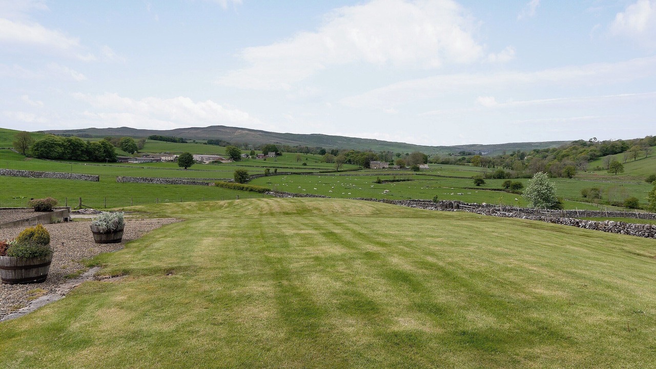 Photo of Others in Airton