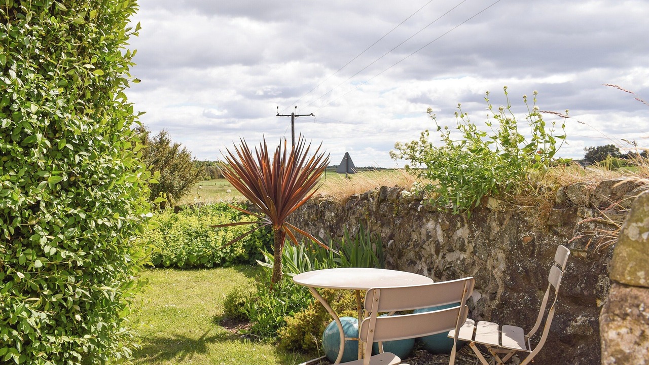 Photo of Outdoor in Lathones