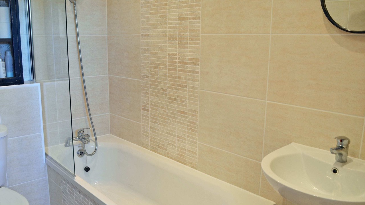 Photo of Bathroom in St Margaret's at Cliffe