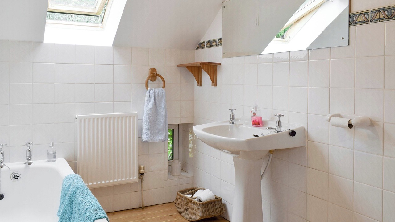 Photo of Bathroom in Murthly