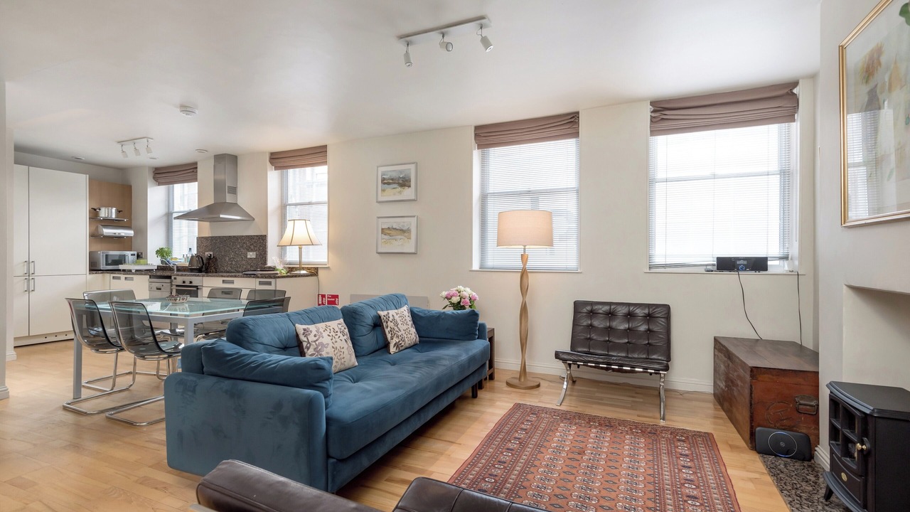 Photo of Livingroom in Newington
