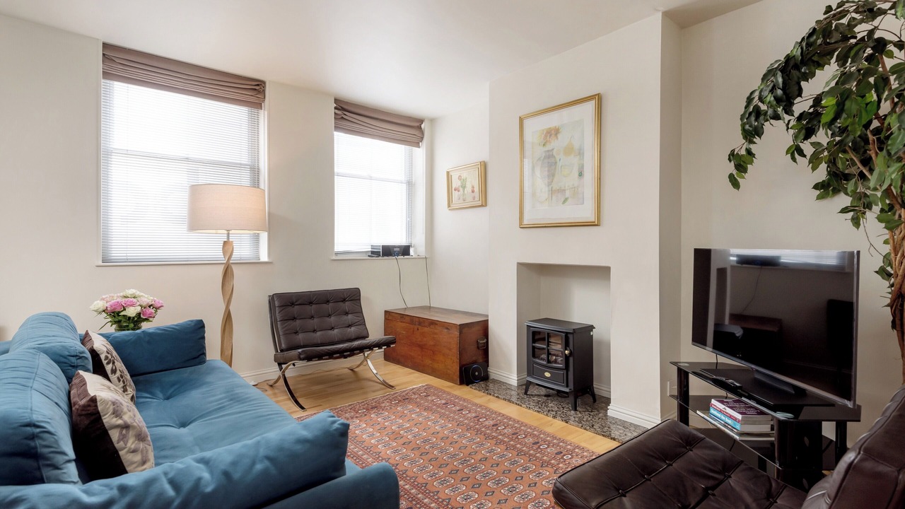 Photo of Livingroom in Newington