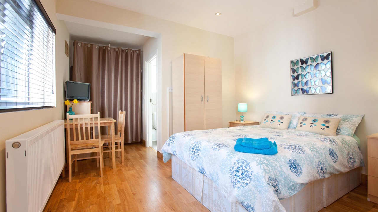 Photo of Bedroom in Mapesbury