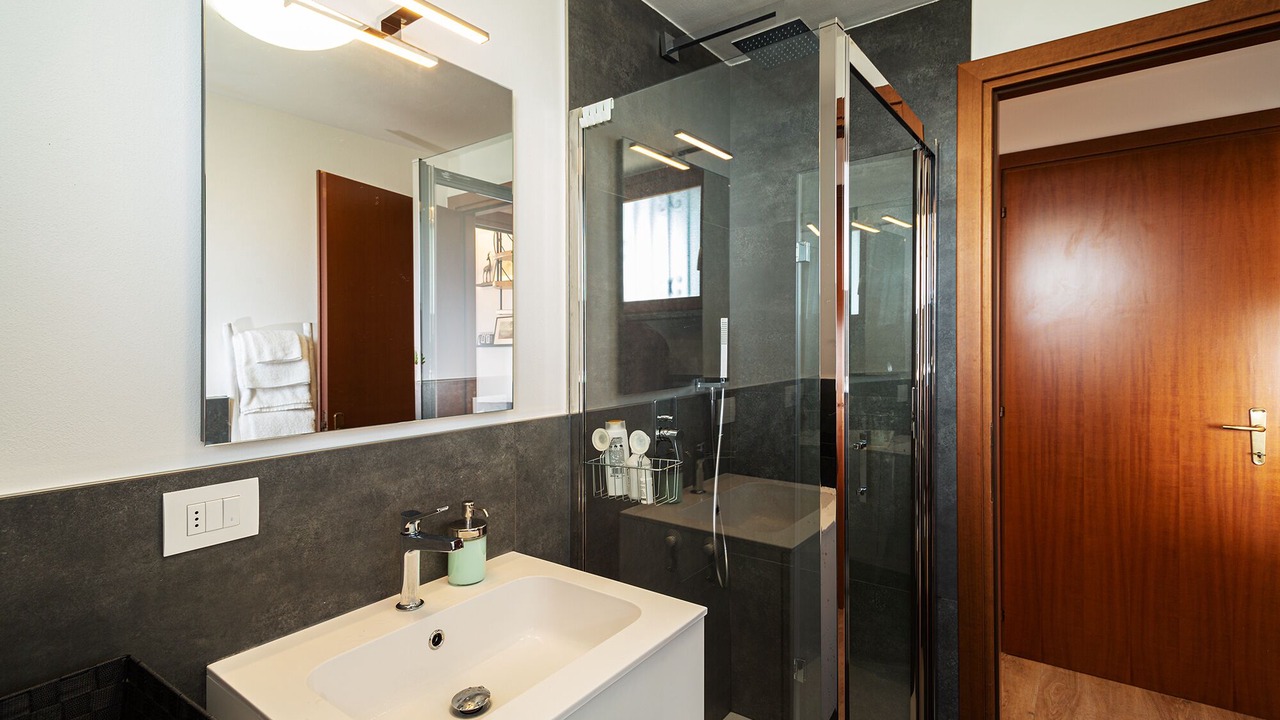 Photo of Bathroom in Levo