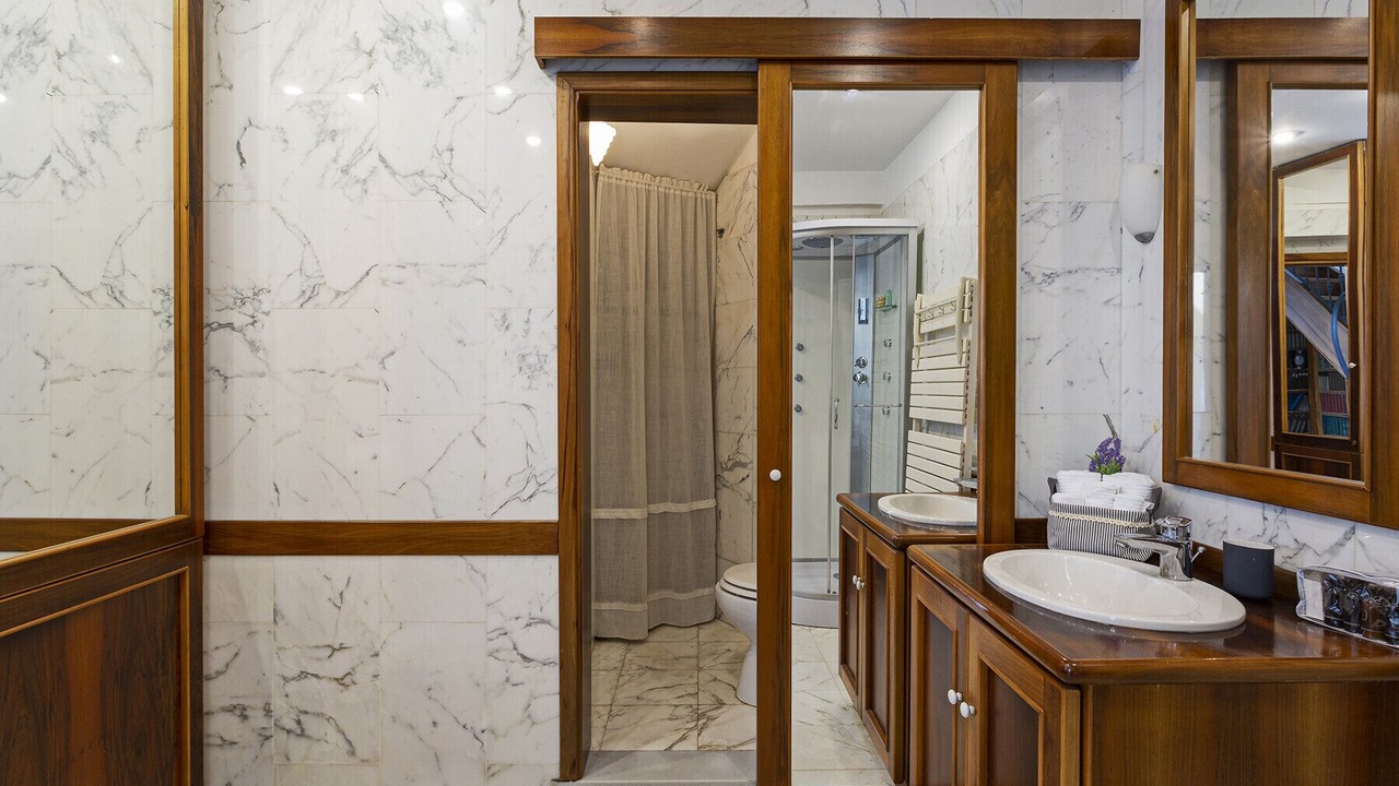 Photo of Bathroom in Genoa Historical Centre