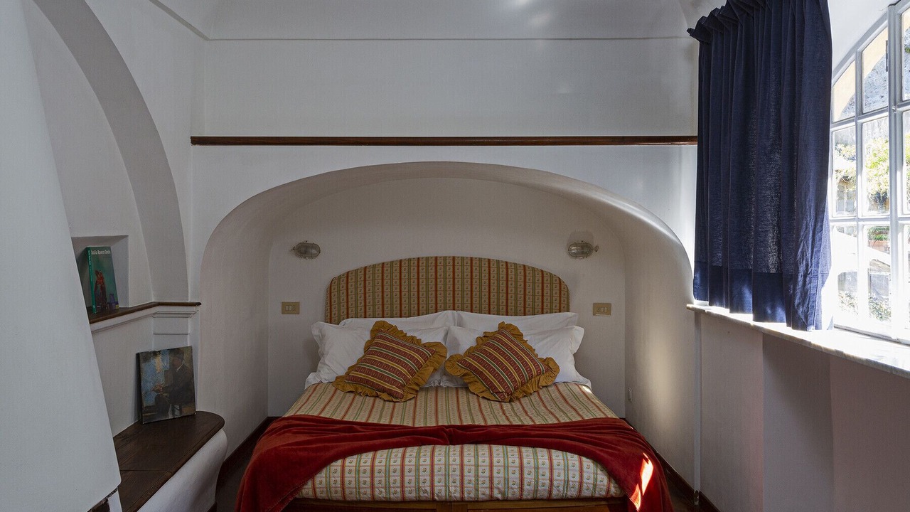 Photo of Bedroom in Genoa Historical Centre