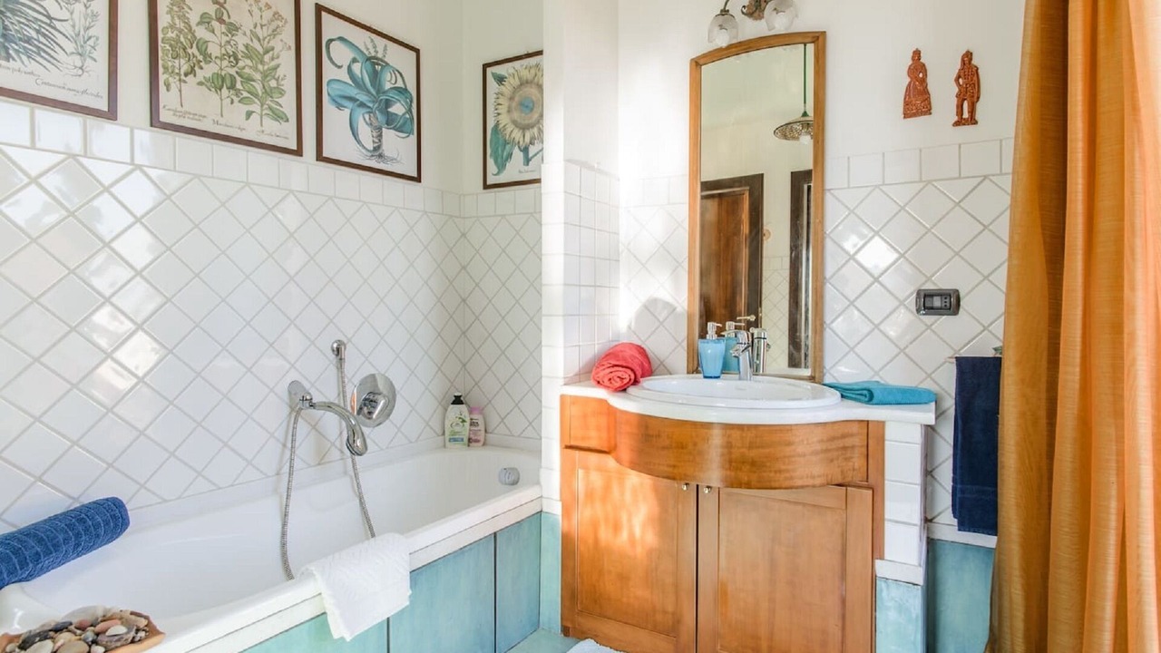 Photo of Bathroom in Naples City Centre