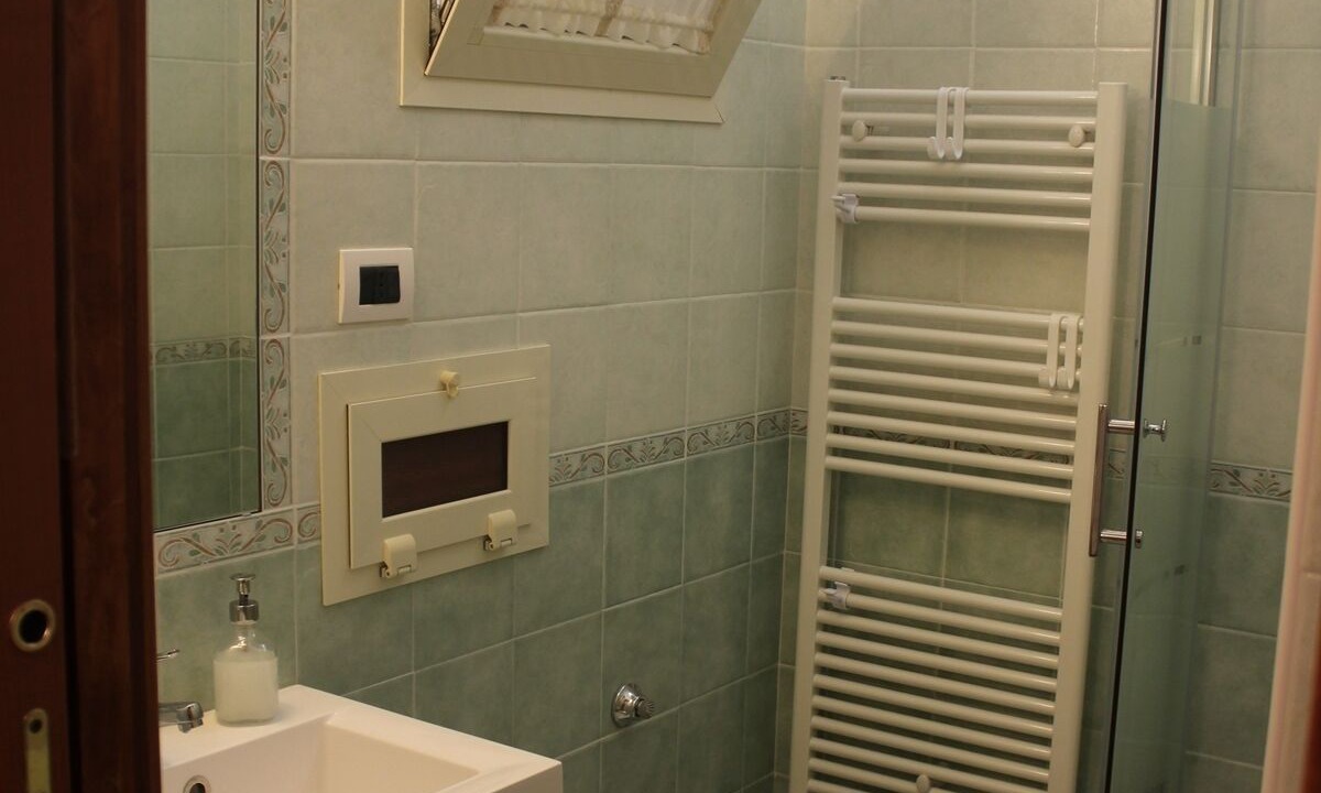 Photo of Bathroom in Quartieri Spagnoli