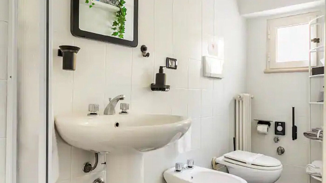 Photo of Bathroom in Atri