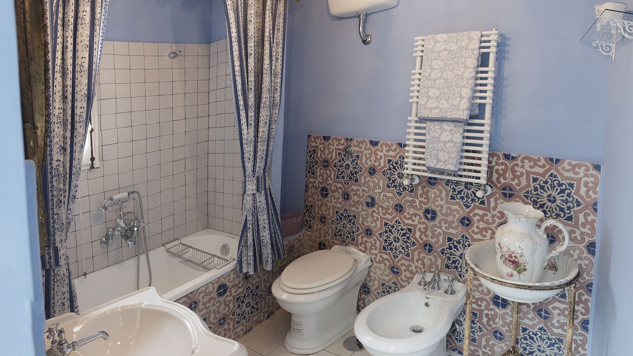 Photo of Bathroom in Naples City Centre