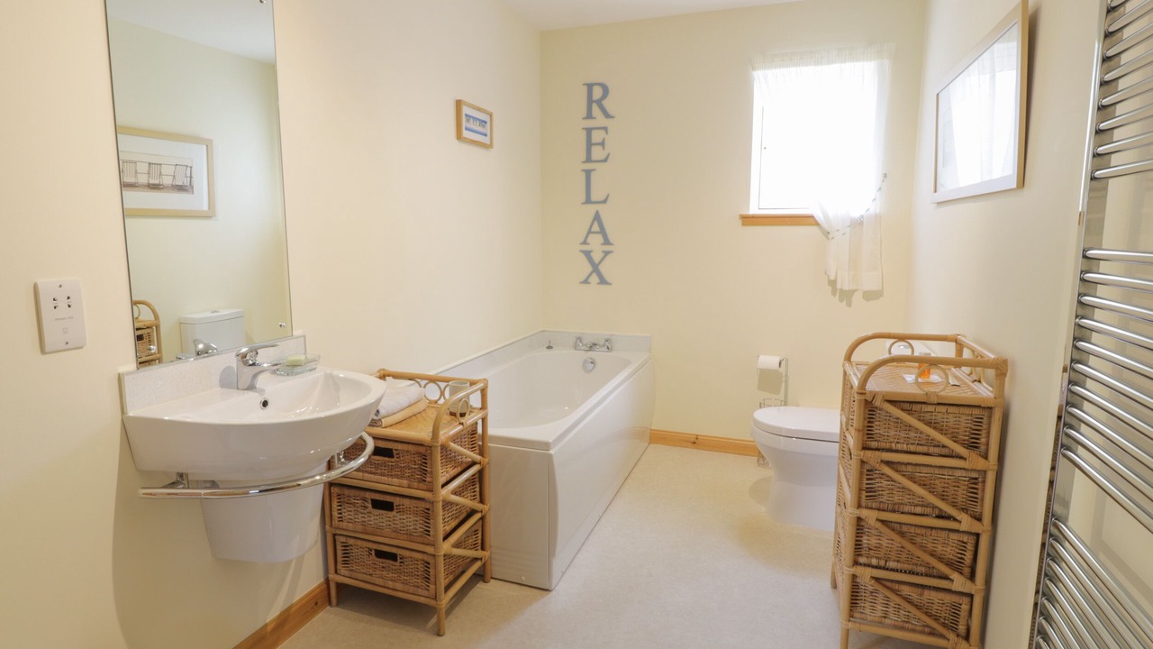 Photo of Bathroom in Murthly