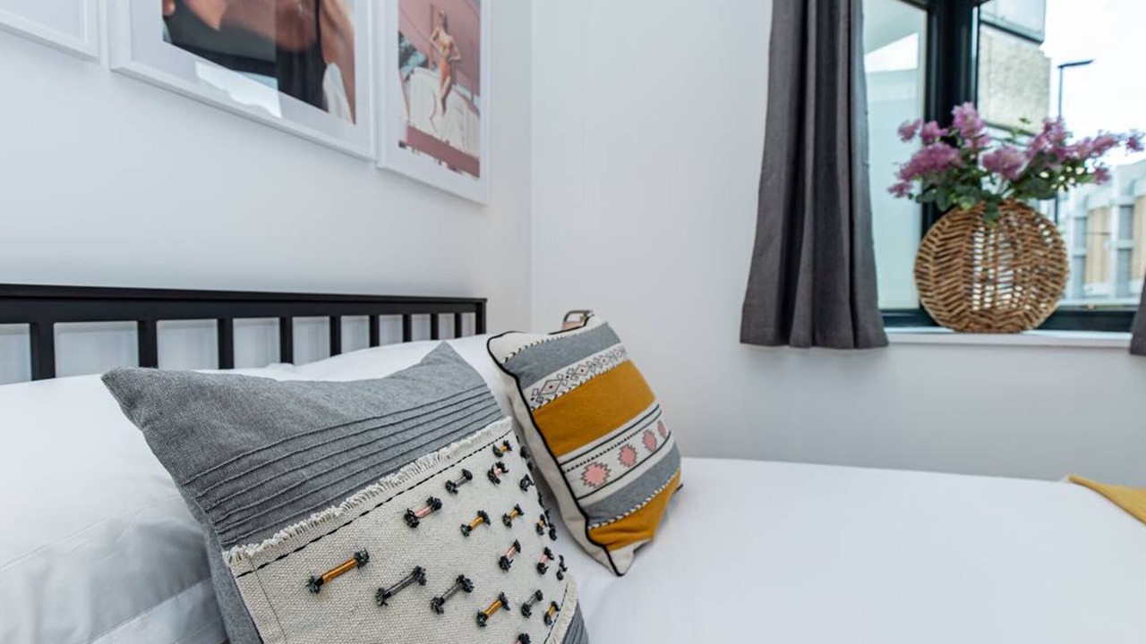 Photo of Bedroom in Oxford City Centre