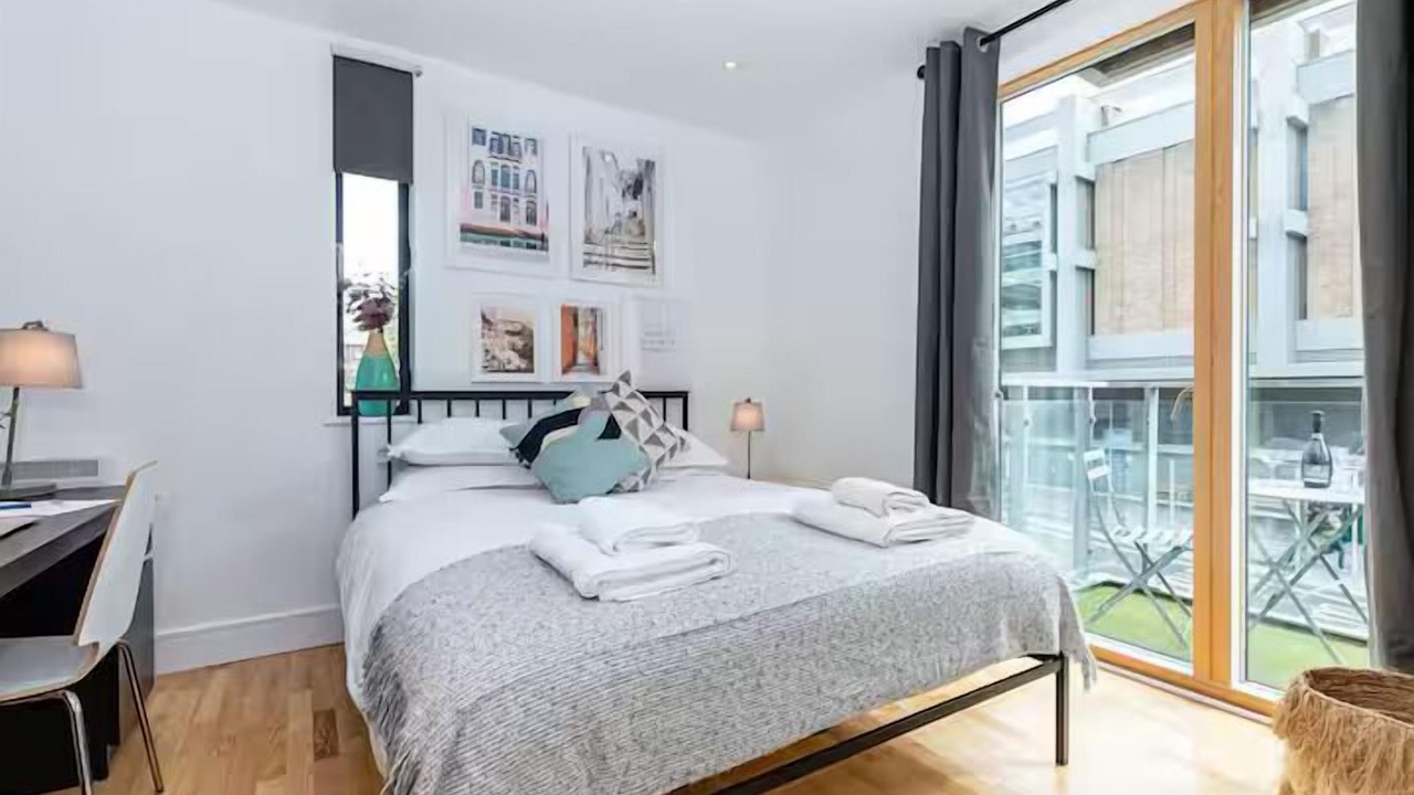 Photo of Bedroom in Oxford City Centre