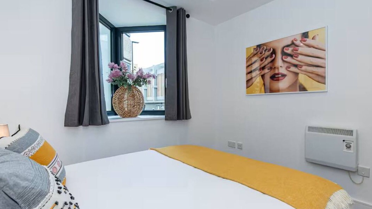 Photo of Bedroom in Oxford City Centre
