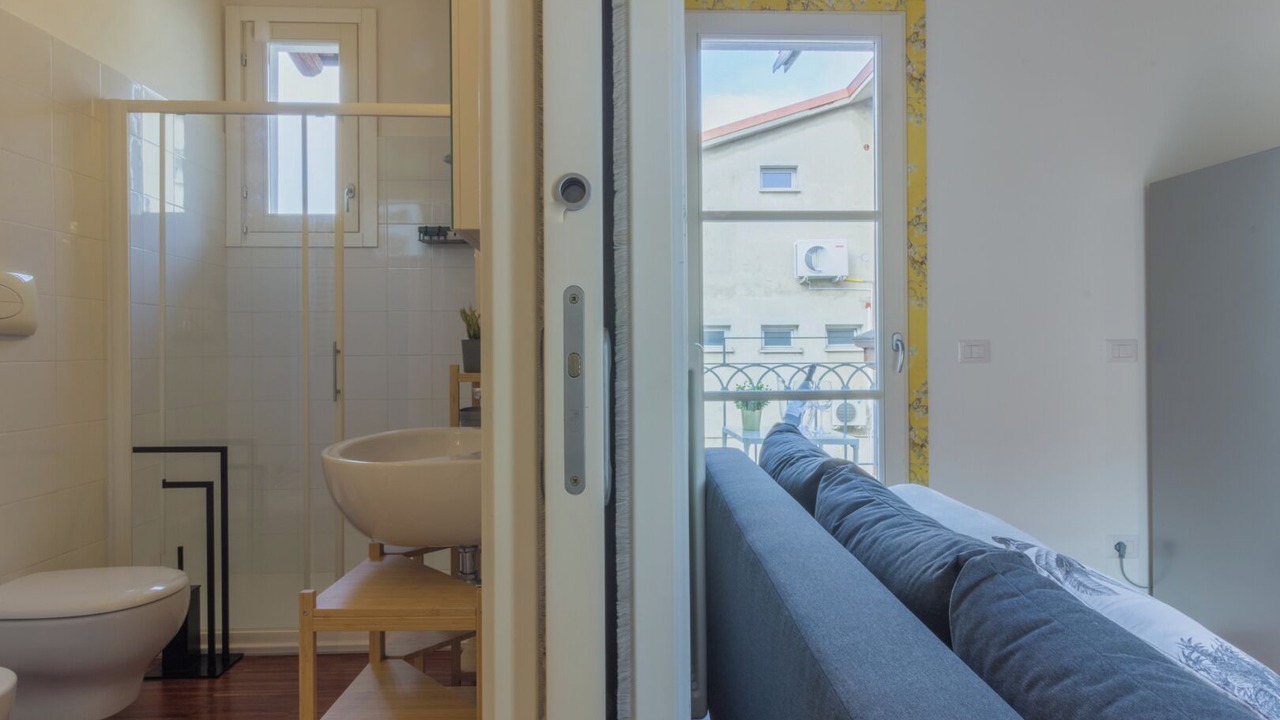 Photo of Bathroom in Crema